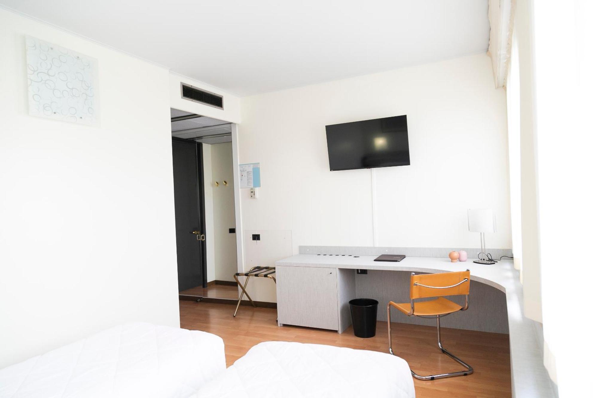 Melas Hotel Merate Exteriér fotografie